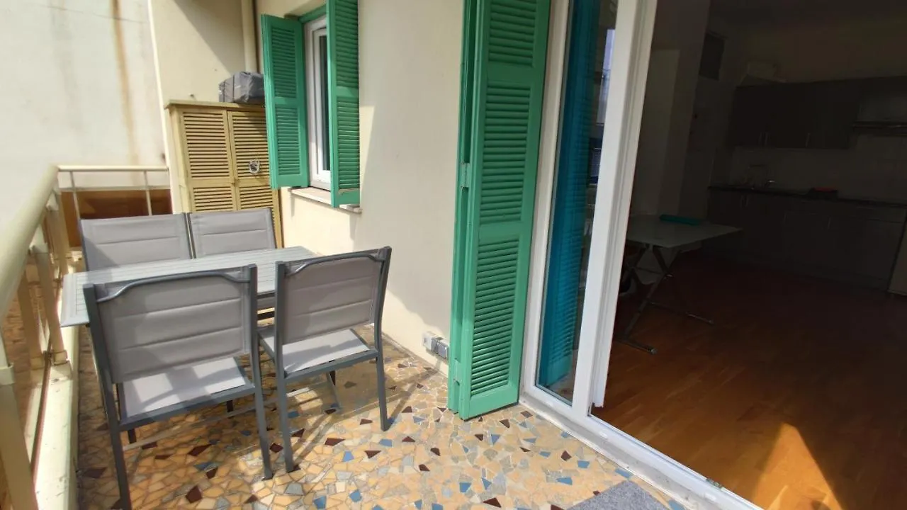 Nice Seaview Free Parking 4.Pers France